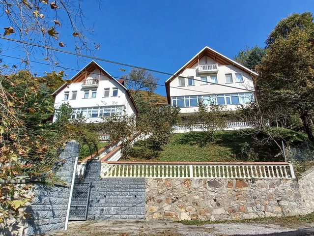 DÜZCE UĞUR KÖY DE DOĞA İLE İÇ İÇE SATILIK  İKİ ADET VİLLA.
