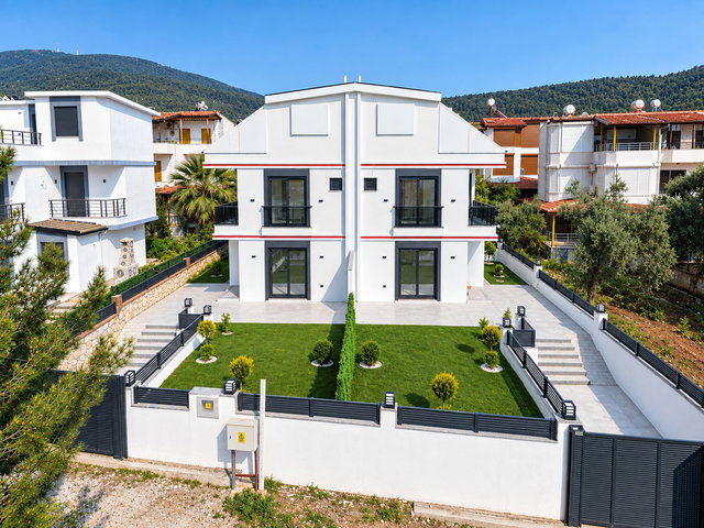 AKBÜK’TE DENİZE YÜRÜME MESAFESİNDE SIFIR FULL EŞYALI 3+1 VİLLA