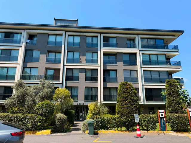 ZEKERİYAKÖY NORTH İSTANBUL SİTESİ’NDE DOĞU-GÜNEY CEPHELİ 2+1 ÇATI KATI | KREDİYE UYGUN