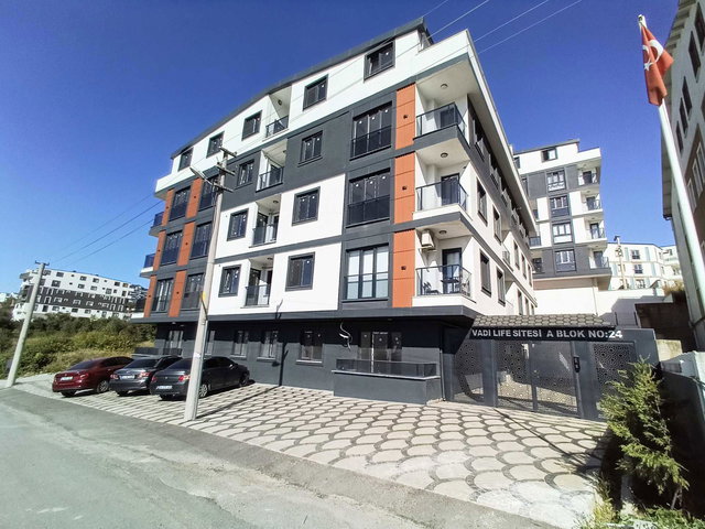 GEBZE BARIŞ MAH. VADI LIFE SITESI'NDE 4+1 DUBLEKS SIFIR DAIRE!