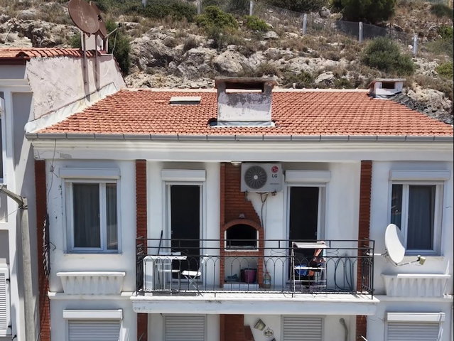 ÇEŞME MERKEZDE OTEL KONSEPTİNDE DENİZ MANZARALI EŞYALI 3+1 DAİRE