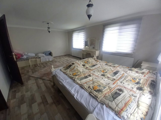 SAPANCA GÖL MANZARALI GENİŞ ARSALI MÜSTAKİL VİLLA KONUT TİCARİ