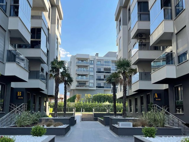 REMAX MODEL DEN SELÇUKBEY ESSE LİFE SİTESİNDE 3.5+1 SATILIK DAİRE