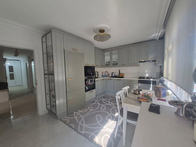 ÇEKMEKÖY MEHMET AKİF’TE ÖZELYAPIM/METORYA YAKIN 3+1 /125 M² NET | BALKONLU