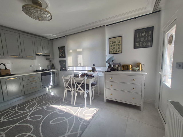 ÇEKMEKÖY MEHMET AKİF’TE ÖZELYAPIM/METORYA YAKIN 3+1 /125 M² NET | BALKONLU