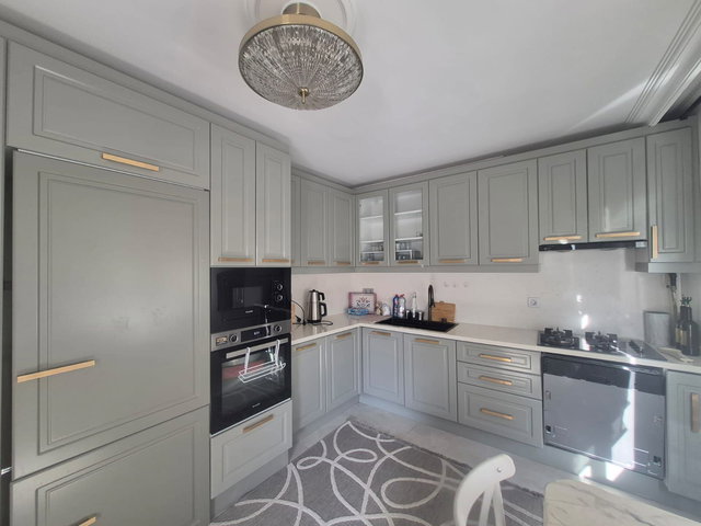 ÇEKMEKÖY MEHMET AKİF’TE ÖZELYAPIM/METORYA YAKIN 3+1 /125 M² NET | BALKONLU