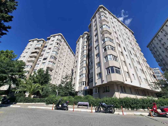 KARTAL YAKACIK YAKAKENT SİTESİNDE SATILIK DAİRE 3+1