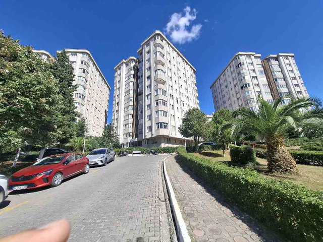 KARTAL YAKACIK YAKAKENT SİTESİNDE SATILIK DAİRE 3+1