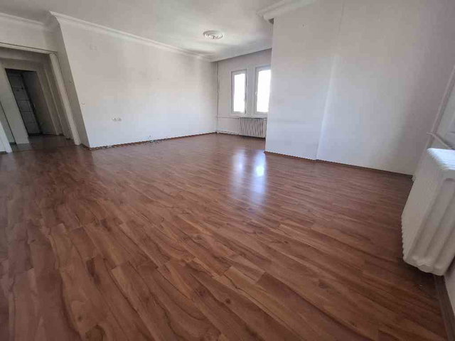 KARTAL YAKACIK YAKAKENT SİTESİNDE SATILIK DAİRE 3+1