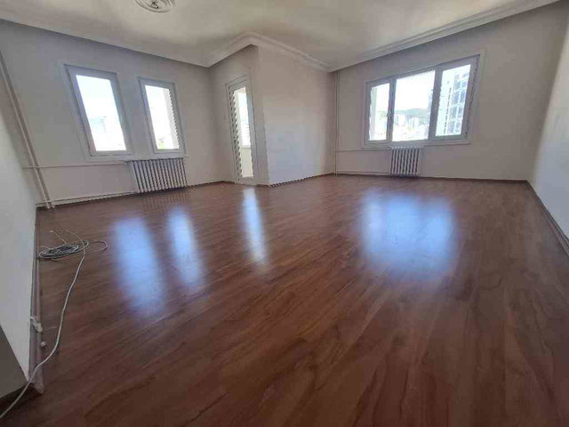 KARTAL YAKACIK YAKAKENT SİTESİNDE SATILIK DAİRE 3+1