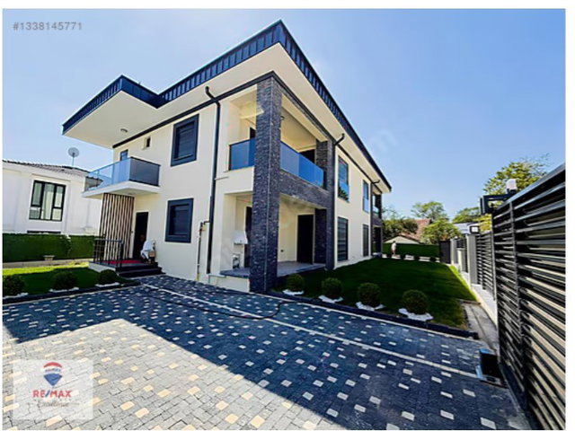 KARTEPE SARIMEŞE DE SATILIK 4+1 VİLLA