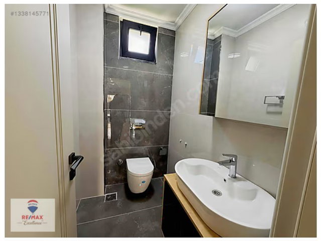 KARTEPE SARIMEŞE DE SATILIK 4+1 VİLLA