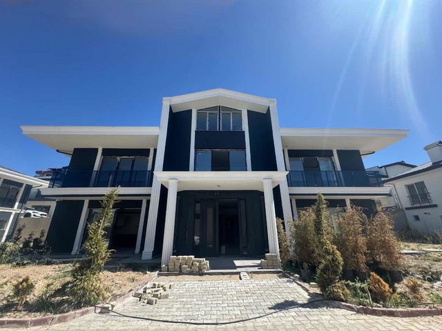 DODURGA’DA SIFIR | ULTRA LÜKS | 6+2 | 350 M² NET | 290 M² BAHÇELİ | 3,10 M TAVAN