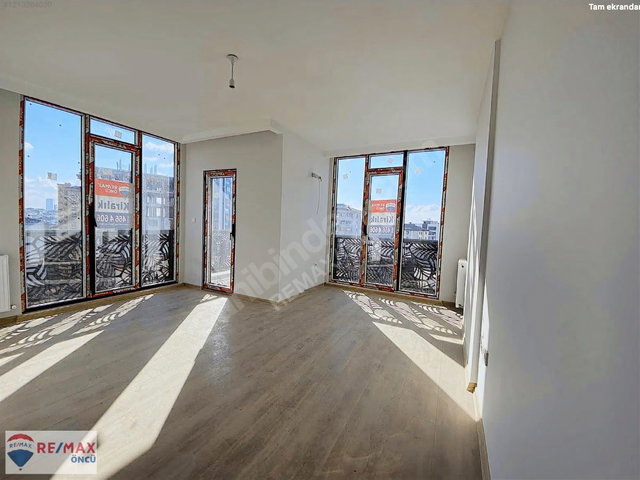 KADIKÖY/BOSTANCI MAH.METROYA ÇOK YAKIN SATILIK 2+1 DAİRE