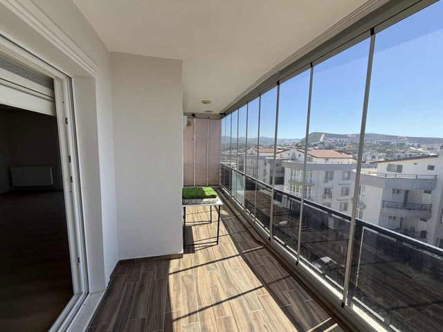 KADINLARDENİZİNDE KEMERTEPE SİTESİ 2+1 KİRALIK DAİRE
