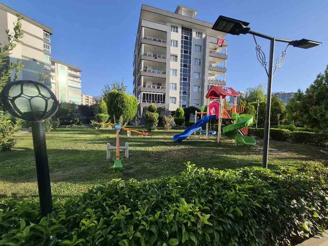MANİSA GÜZELYURT'TA SİTE İÇİ EŞYALI 2+1 KİRALIK DAİRE