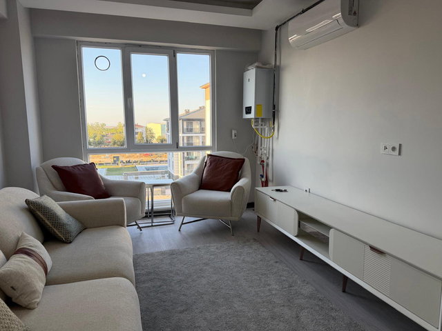 ÇORLU HATİP MAHALLESİNDE LÜKS EŞYALI 1+1 KİRALIK DAİRE