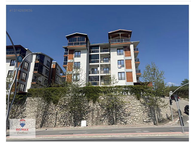 BAŞİSKELE FATİH MAH ÜSTPARK SİTESİ SATILIK 2+1 ARAKAT DAİRE