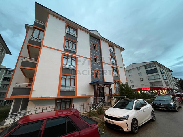 RE/MAX LACİVERT'TEN DADAŞKENT'TE SATILIK 3+1 DAİRE