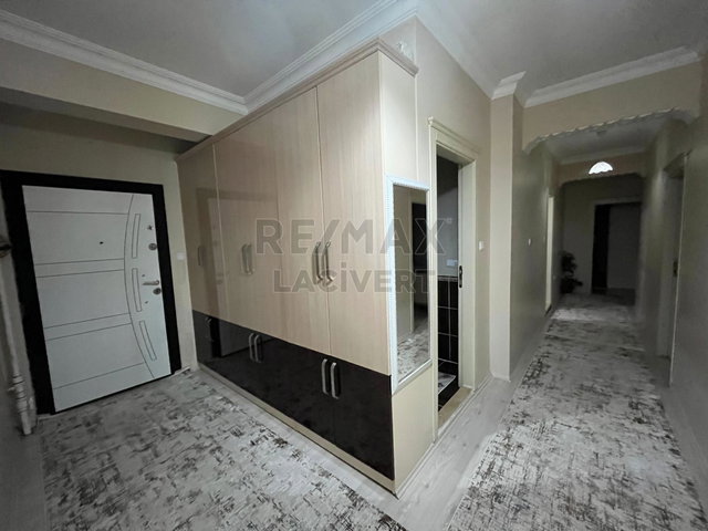 RE/MAX LACİVERT'TEN DADAŞKENT'TE SATILIK 3+1 DAİRE
