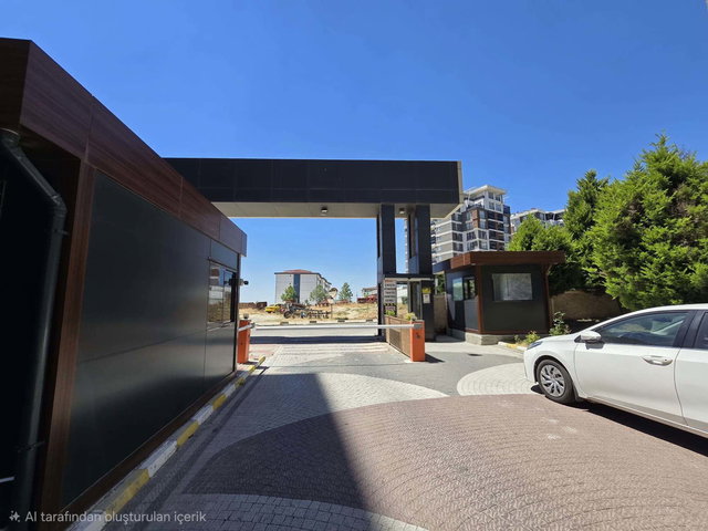 RE/MAX LAND KERVANCI CITY 3'TE HAVUZLU SİTEDE KİRALIK 2+1 DAİRE
