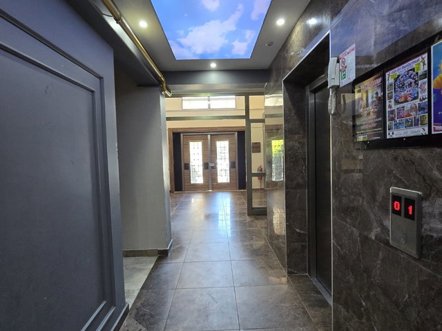 RE/MAX LAND KERVANCI CITY 3'TE HAVUZLU SİTEDE KİRALIK 2+1 DAİRE
