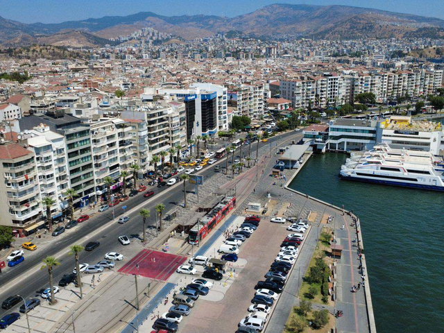 KARŞIYAKA DONANMACI’DA KİRALIK 1+1 | VAPUR İSKELESİNE 50 MT | 1.KAT