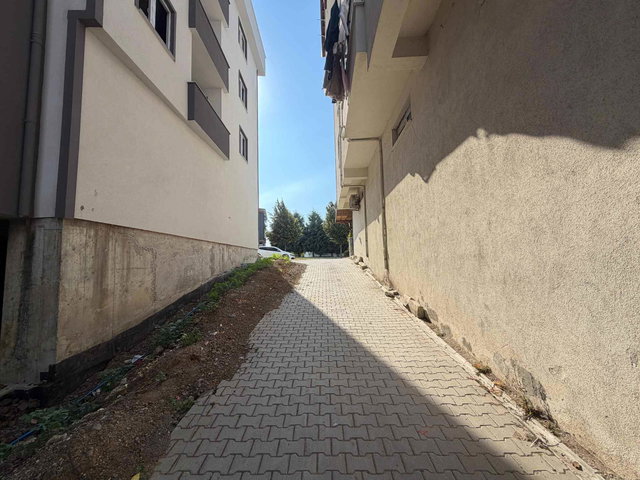 REMAX DIA’DAN CUMAYERİ’NDE CADDE ÜZERİ 2+0 KİRALIK DAİRE