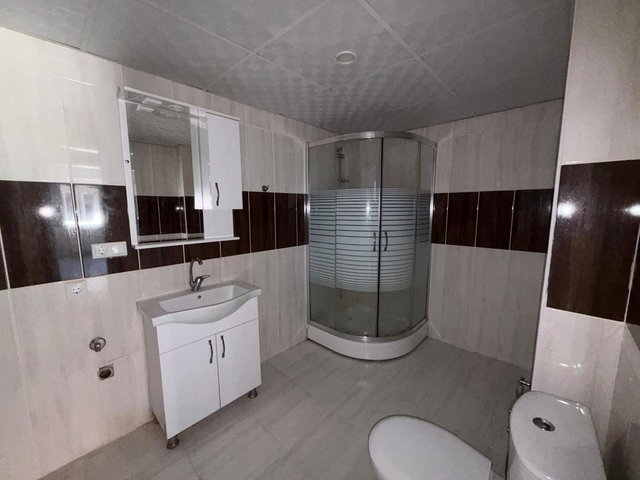 REMAX DIA’DAN CUMAYERİ’NDE CADDE ÜZERİ 2+0 KİRALIK DAİRE