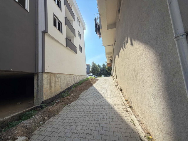 REMAX DIA’DAN CUMAYERİ’NDE CADDE ÜZERİ 2+0 KİRALIK DAİRE