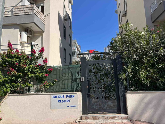 LİMANIN MERKEZİNDE DENİZE 500 MT HAVUZLU & KAPALI OTOPARKLI