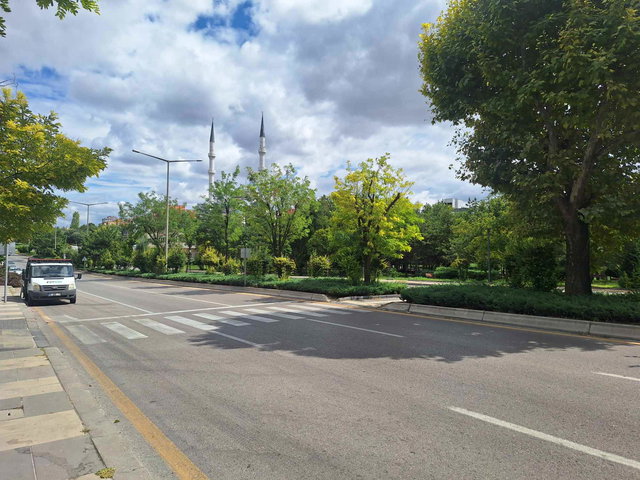 T.B.M.M CADDESİ ÜZERİ EŞYALI KIRALIK DAİRE