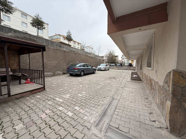 ETİMESGUT TOPÇU MH DE ARA KAT MASRAFSIZ 3+1 SATILIK