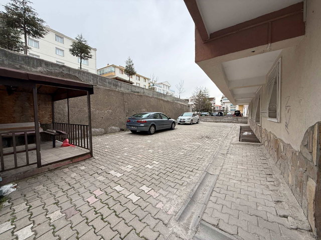 ETİMESGUT TOPÇU MH DE ARA KAT MASRAFSIZ 3+1 SATILIK