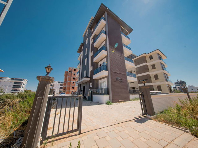 DÖŞEMEALTI YENİKÖY SIFIR YERDEN ISITMALI SATILIK 1+1