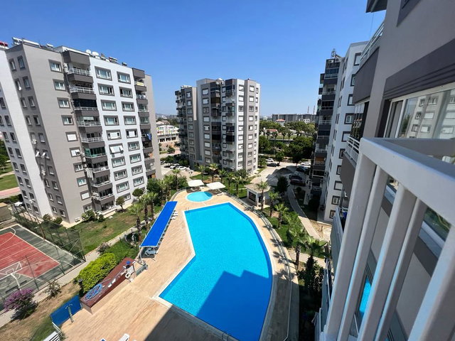 UNCALI'DA 1+1 LÜKS HAVUZLU VE GÜVENLİKLİ SİTEDE KİRALIK DAİRE