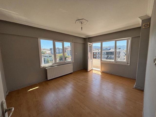 REMAX ŞEHİR 2'DEN ÇİFTLİKKÖY'DE KİRALIK 2+1