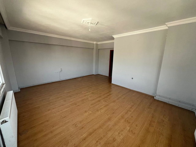 REMAX ŞEHİR 2'DEN ÇİFTLİKKÖY'DE KİRALIK 2+1