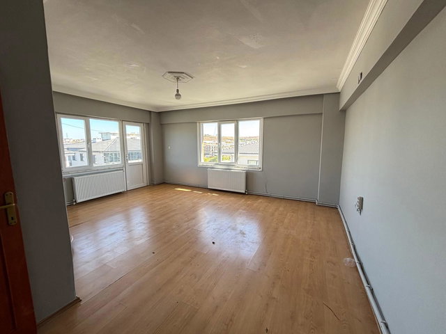 REMAX ŞEHİR 2'DEN ÇİFTLİKKÖY'DE KİRALIK 2+1