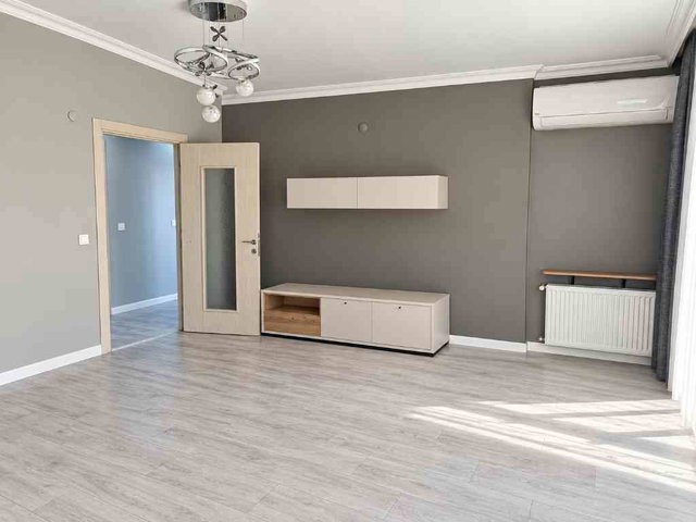 ATAŞEHİR’DE SİTE İÇİNDE DOĞU-GÜNEY CEPHELİ 2+1 | 5. KAT | BALKONLU | BOŞ