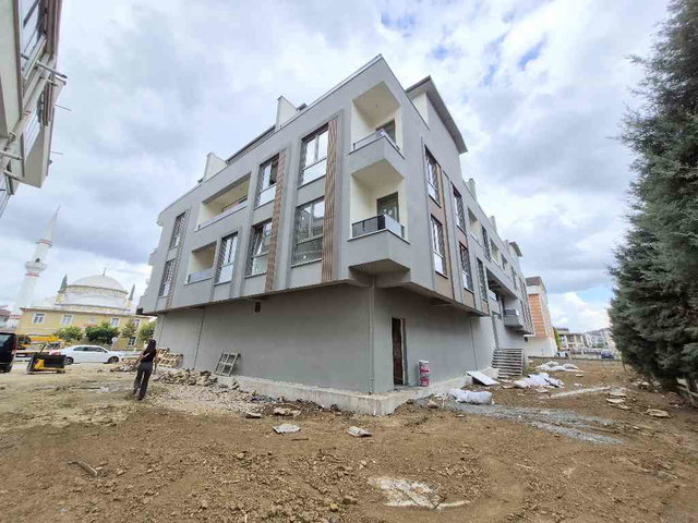 DEMOKRASİ CADDESİNDE SIFIR 2+1 KİRALIK DAİRE
