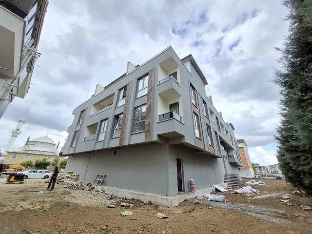 DEMOKRASİ CADDESİNDE SIFIR 2+1 KİRALIK DAİRE