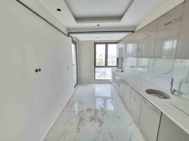DEMOKRASİ CADDESİNDE SIFIR 2+1 KİRALIK DAİRE