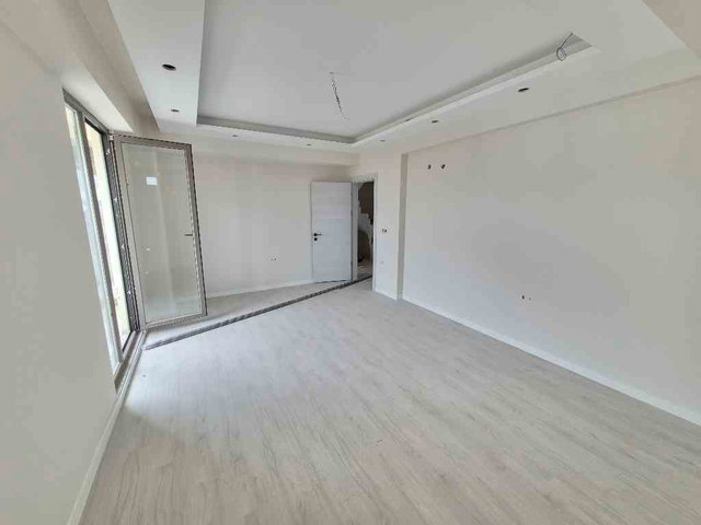DEMOKRASİ CADDESİNDE SIFIR 2+1 KİRALIK DAİRE