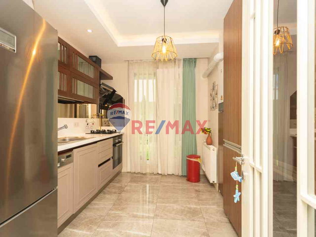 REMAX GELİŞİMDEN ALYA PENTA SİTESİNDE 2+1 BÜYÜK M2 BAHÇE KULLANIMLI DAİRE