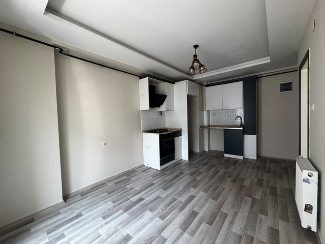 REMAX PALM'DEN CUMHURİYET MAHALLESİNDE SATILIK 1+1 DAİRE