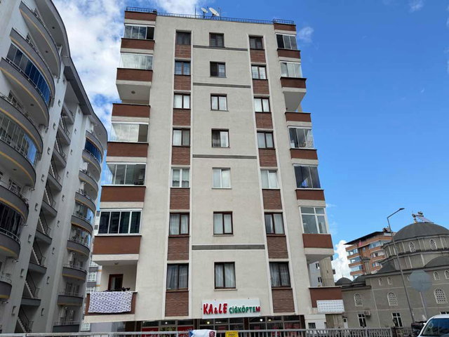 SÖĞÜTLÜDE ANA YOL ÜZERİNDE FERAH 3+1 ARA KAT DAİRE