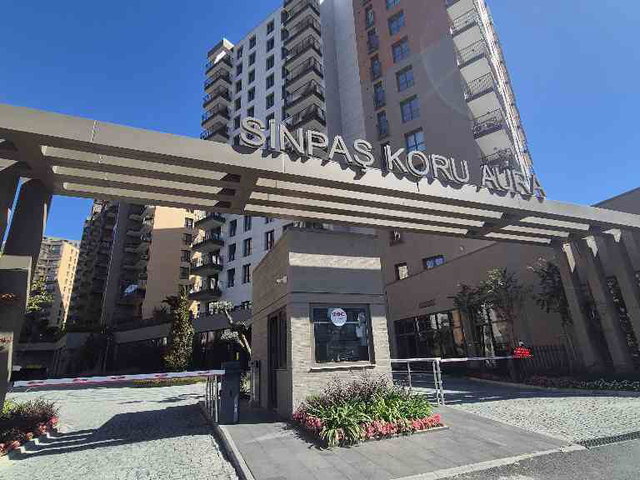 SİNPAŞ KORU AURA’DA BÜYÜK TİP BALKONLU, EBEVEYN BANYOLU 2+1 KİRALIK DAİRE