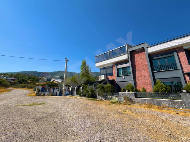 GÜRE’DE SATILIK MASRAFSIZ 5+1 VİLLA