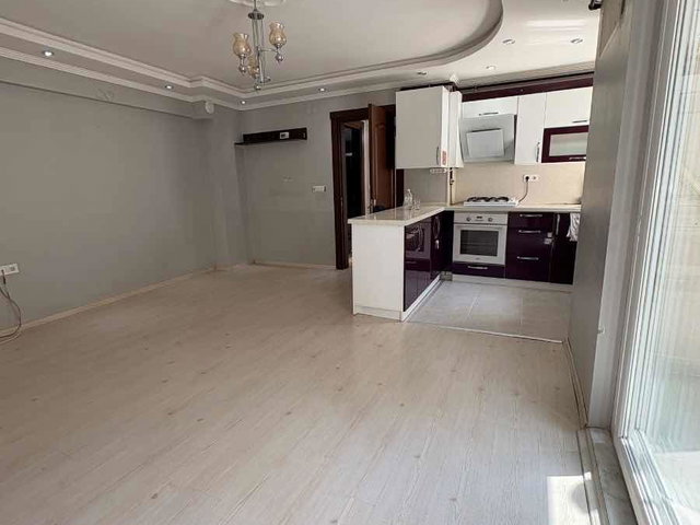 MURADİYE'NİN MERKEZİNDE, HER İHTİYACINIZA YAKIN CAM BALKONLU 2+1 KİRALIK DAİRE